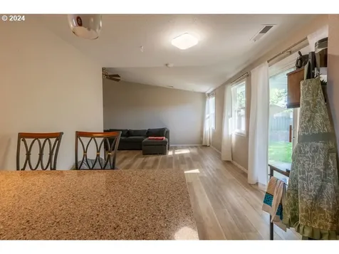 921 Blackbird Court Ne Salem OR 97301