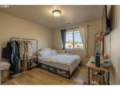 921 Blackbird Court Ne Salem OR 97301