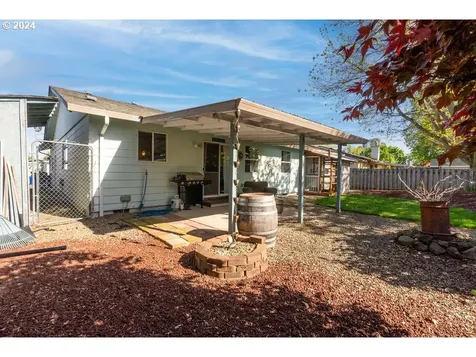 921 Blackbird Court Ne Salem OR 97301