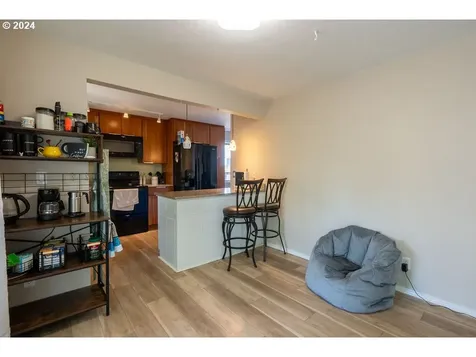921 Blackbird Court Ne Salem OR 97301