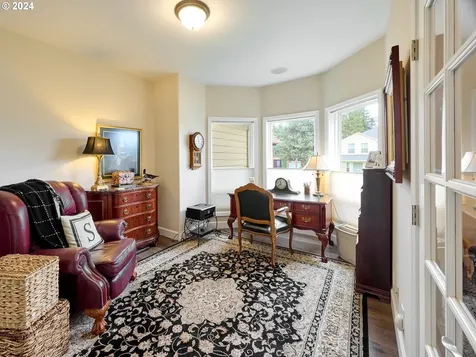 1380 Ranier Loop NW Salem OR 97304