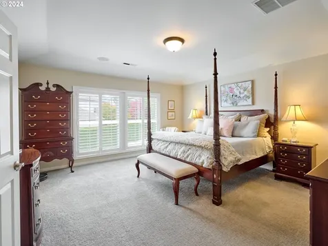 1380 Ranier Loop NW Salem OR 97304