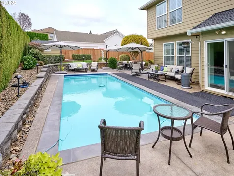 1380 Ranier Loop NW Salem OR 97304