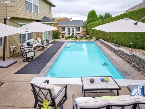 1380 Ranier Loop NW Salem OR 97304