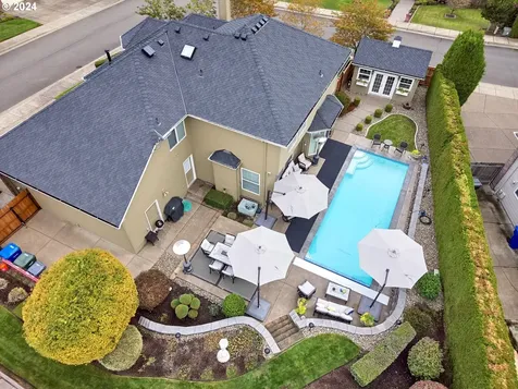 1380 Ranier Loop NW Salem OR 97304