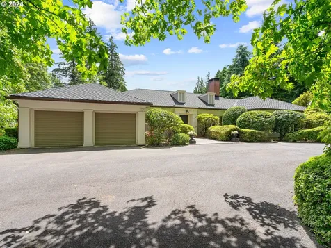 1386 S Military Road Portland OR 97219