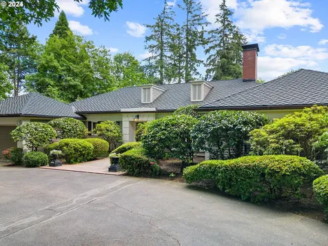 1386 S Military Road Portland OR 97219