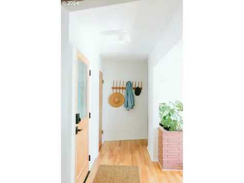 8938 Sw 15th Avenue Portland OR 97219