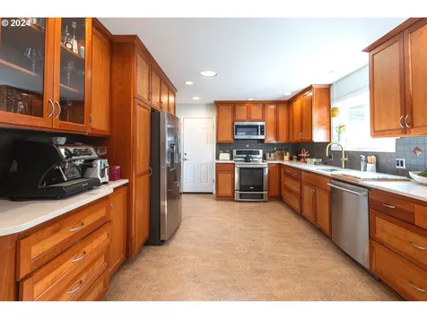 8938 Sw 15th Avenue Portland OR 97219