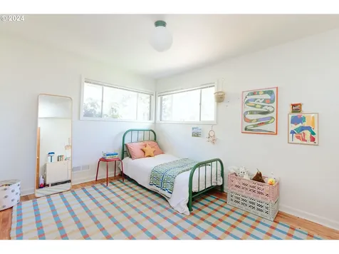 8938 Sw 15th Avenue Portland OR 97219