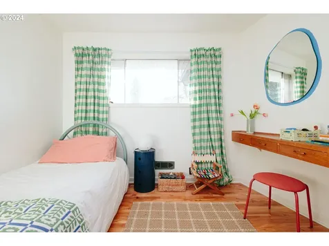 8938 Sw 15th Avenue Portland OR 97219