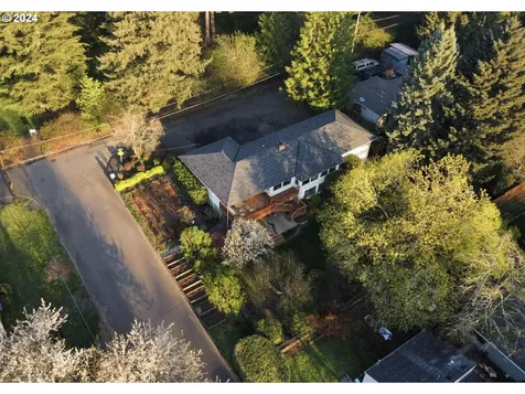 8938 Sw 15th Avenue Portland OR 97219