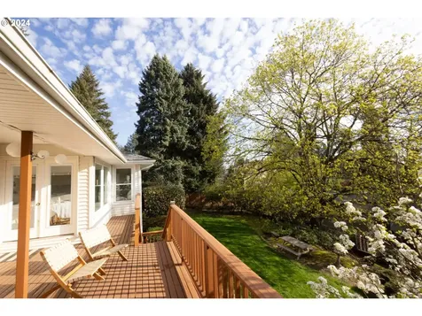 8938 Sw 15th Avenue Portland OR 97219
