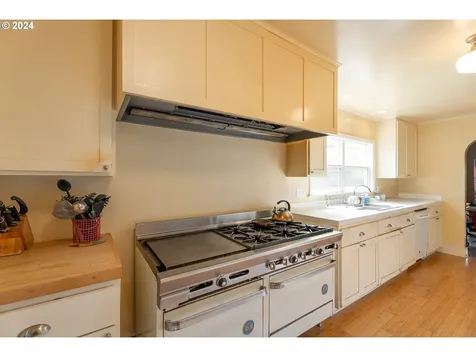 1559 Se Hamilton Street Roseburg OR 97470
