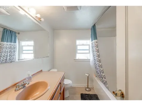1559 Se Hamilton Street Roseburg OR 97470
