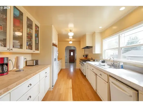 1559 Se Hamilton Street Roseburg OR 97470