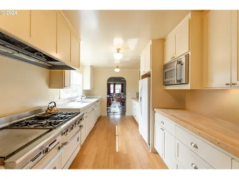 1559 Se Hamilton Street Roseburg OR 97470