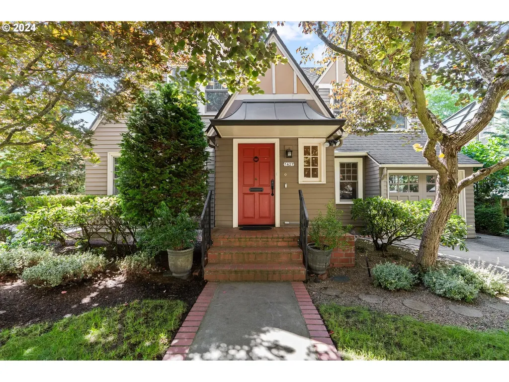 7427 SE Reed College Place Portland OR 97202
