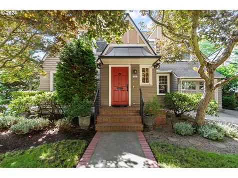 7427 SE Reed College Place Portland OR 97202