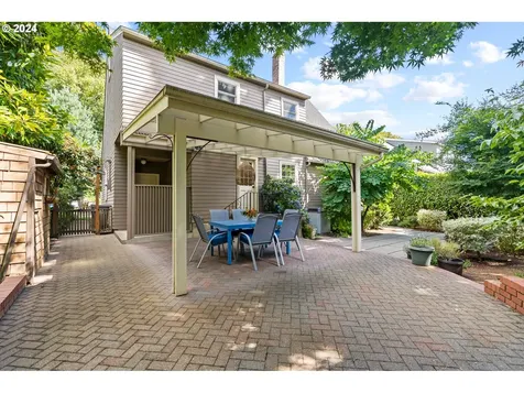 7427 SE Reed College Place Portland OR 97202