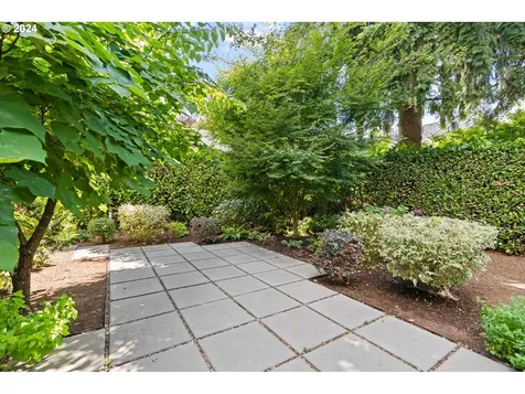 7427 SE Reed College Place Portland OR 97202