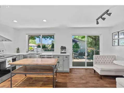 26702 Stanford Court Kent WA 98032