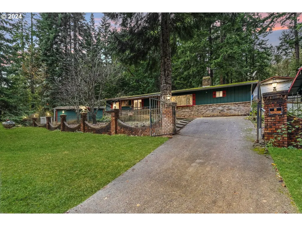521 7th Street Glendale OR 97442
