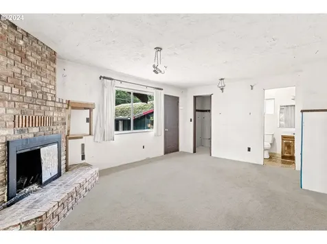 521 7th Street Glendale OR 97442