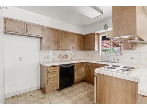 521 7th Street Glendale OR 97442