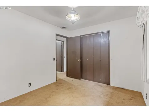 521 7th Street Glendale OR 97442