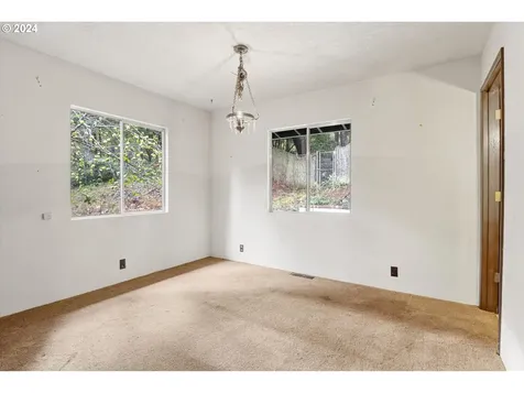 521 7th Street Glendale OR 97442