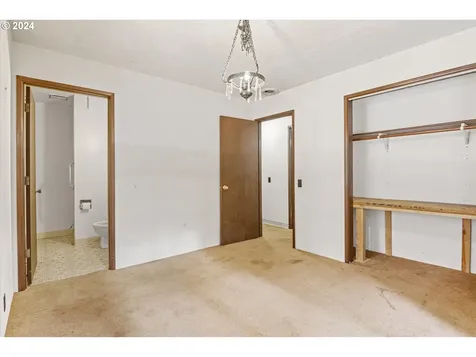 521 7th Street Glendale OR 97442