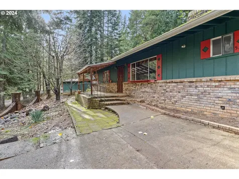 521 7th Street Glendale OR 97442