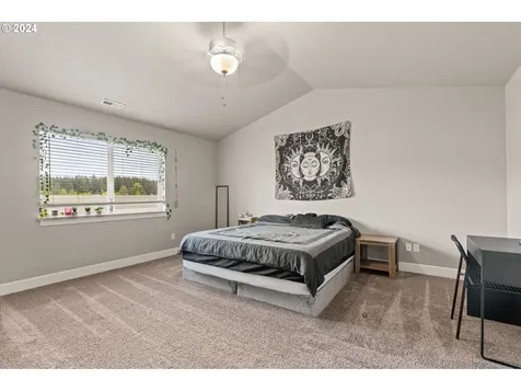 330 SE Regan Hill Loop Estacada OR 97023