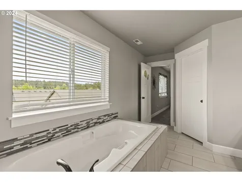 330 SE Regan Hill Loop Estacada OR 97023
