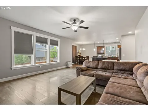 330 SE Regan Hill Loop Estacada OR 97023