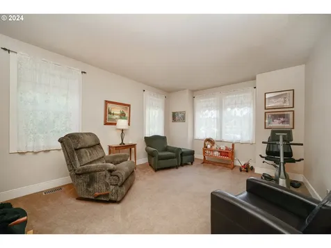 21051 Jenny Marie Lane NE Aurora OR 97002