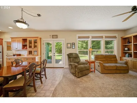 21051 Jenny Marie Lane NE Aurora OR 97002