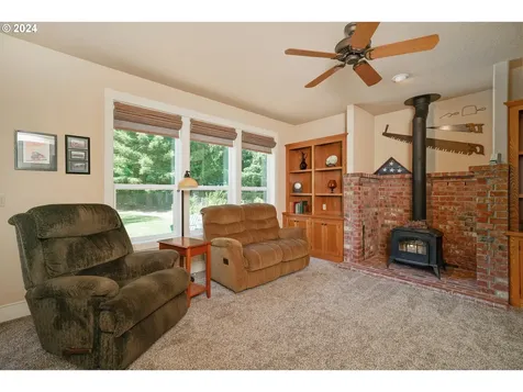 21051 Jenny Marie Lane NE Aurora OR 97002