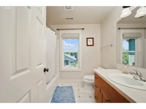 21051 Jenny Marie Lane NE Aurora OR 97002