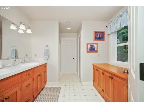 21051 Jenny Marie Lane NE Aurora OR 97002
