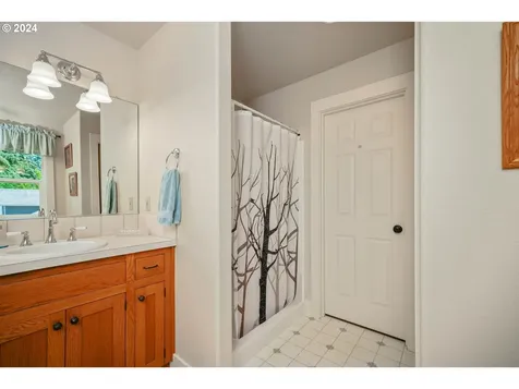 21051 Jenny Marie Lane NE Aurora OR 97002