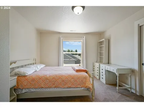 21051 Jenny Marie Lane NE Aurora OR 97002
