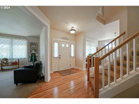 21051 Jenny Marie Lane NE Aurora OR 97002