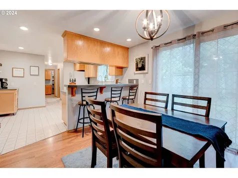 1015 E Hilltop Drive Newberg OR 97132