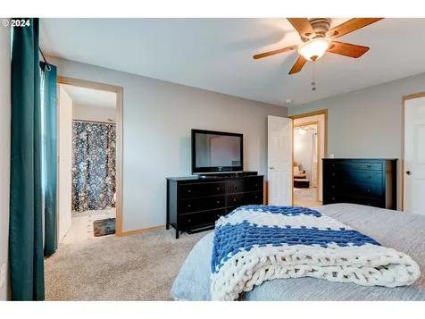 1015 E Hilltop Drive Newberg OR 97132