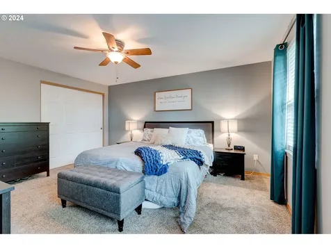 1015 E Hilltop Drive Newberg OR 97132