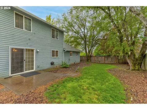 1015 E Hilltop Drive Newberg OR 97132