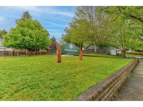 1015 E Hilltop Drive Newberg OR 97132