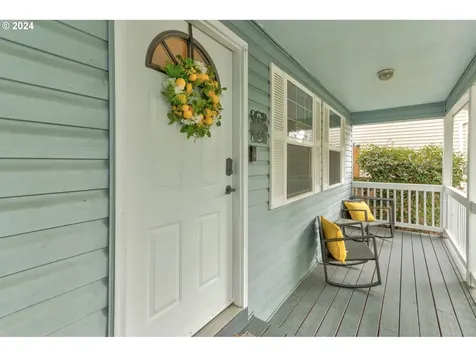 1015 E Hilltop Drive Newberg OR 97132